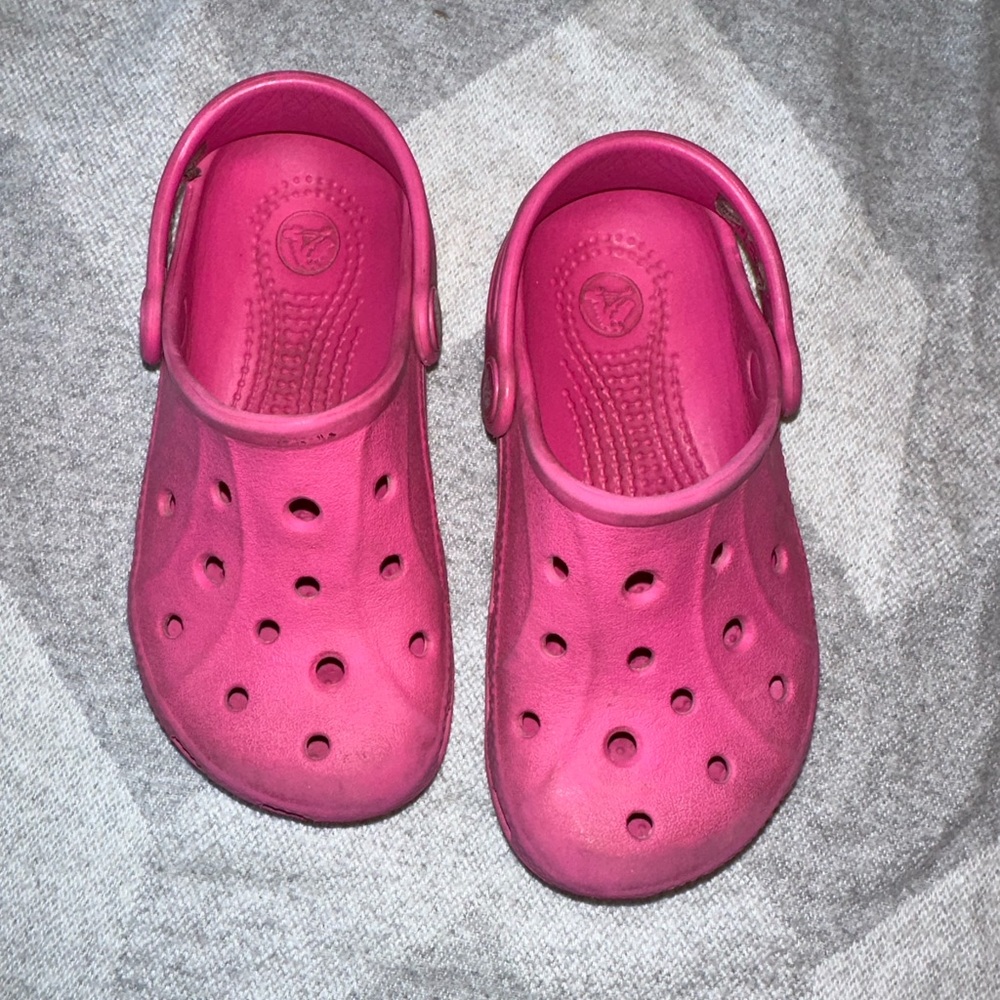 Crocs Little Kids size 10/11 Dark Pink